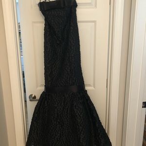 Black Wayne Clark Gown - Size 8